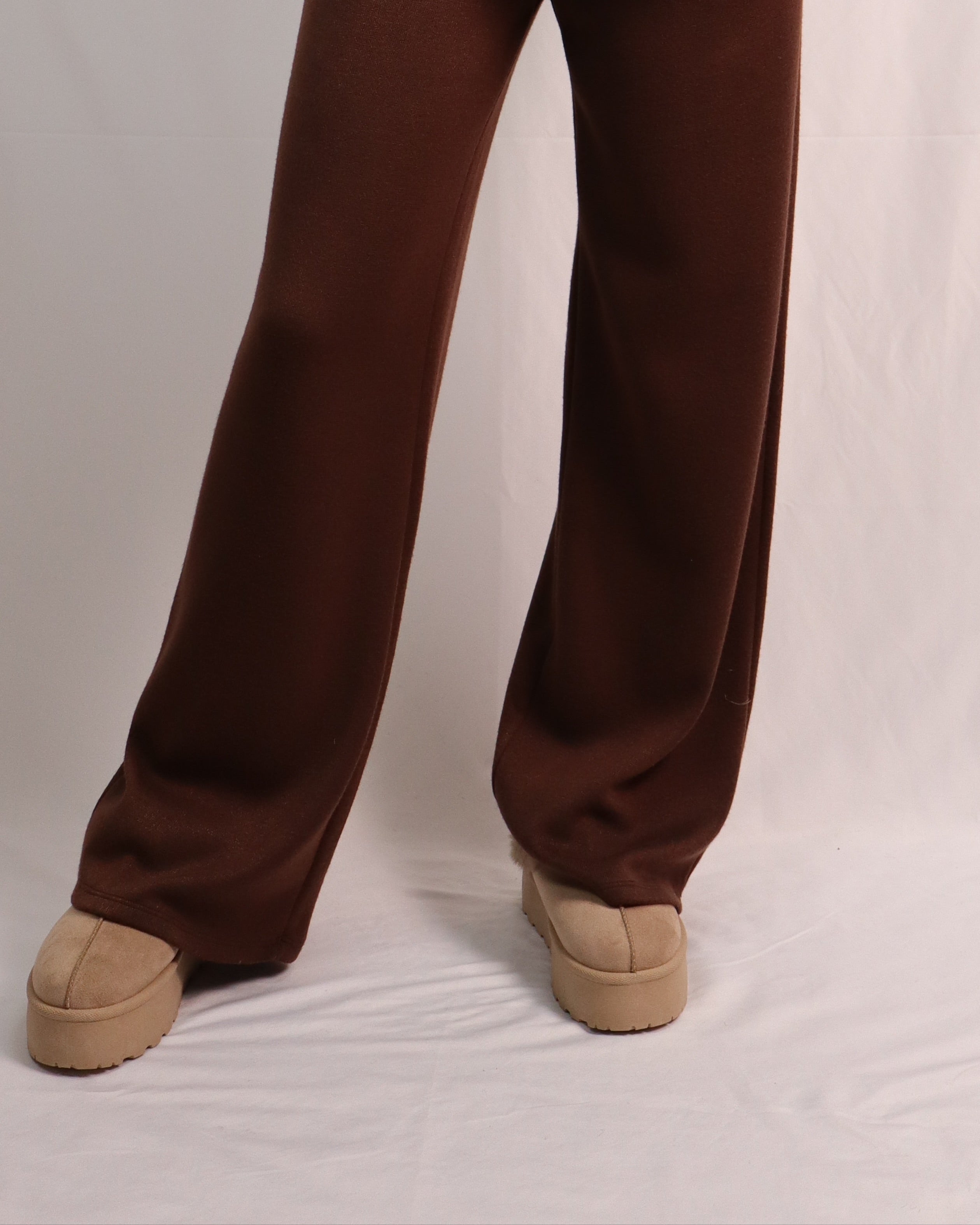 Sapatos com pêlo com sola em plataforma