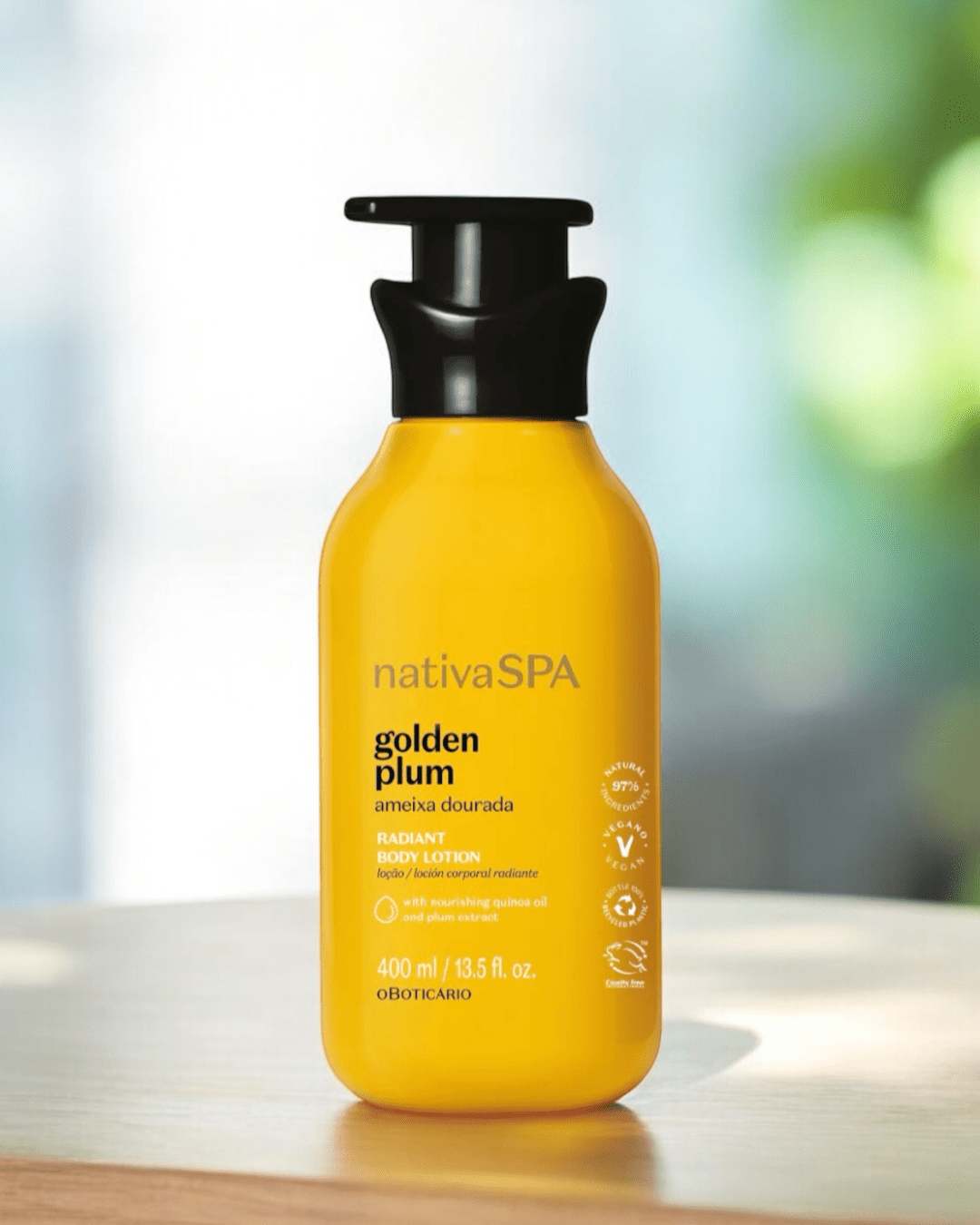 Loção hidratante corporal Nativa SPA ameixa dourada, frasco amarelo com tampa preta 400 ml