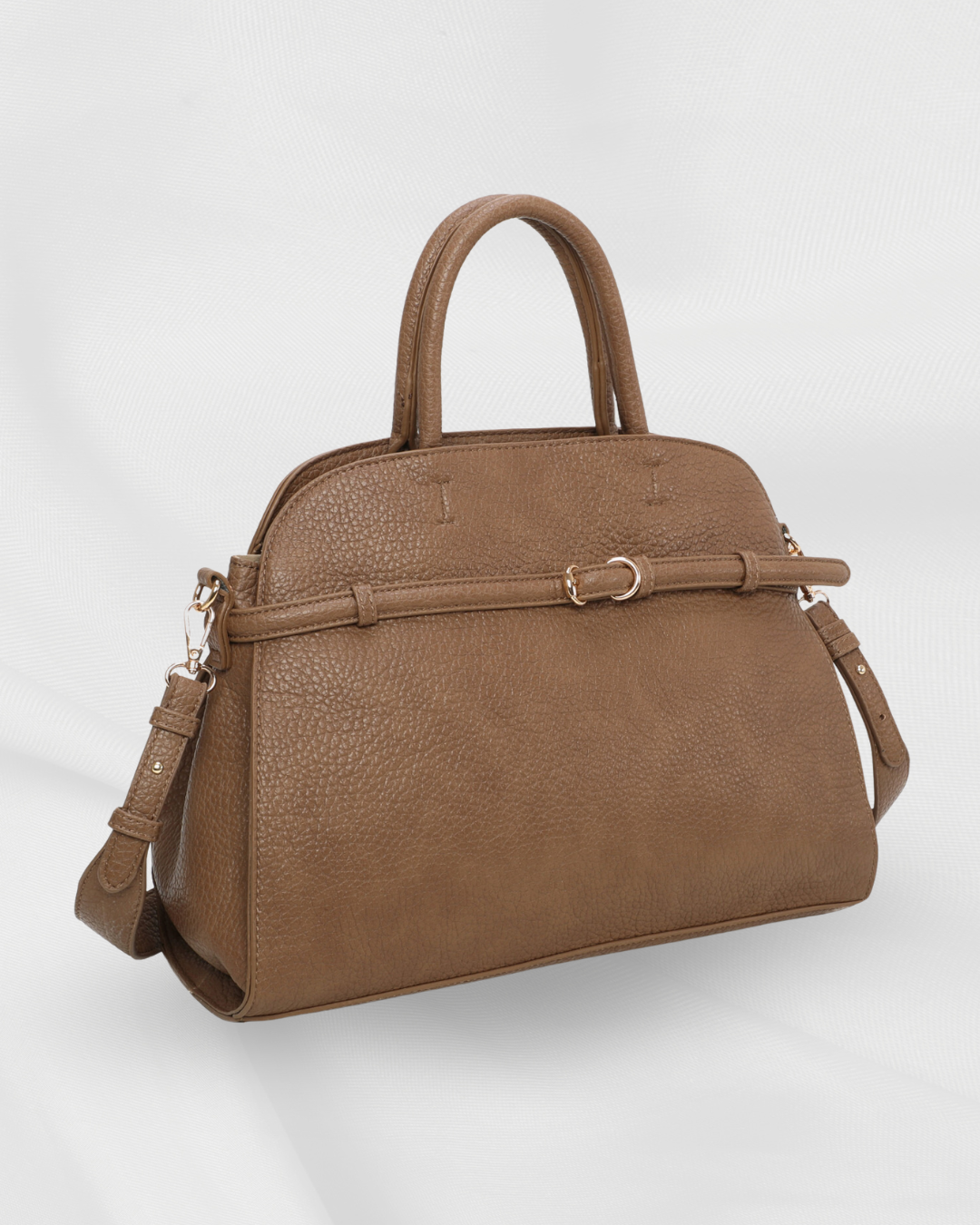 Mala clássica com fivela dourada