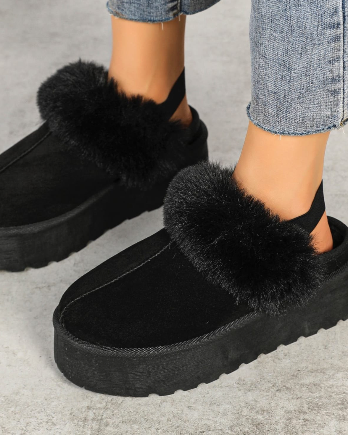 Sapatos com pêlo com sola em plataforma
